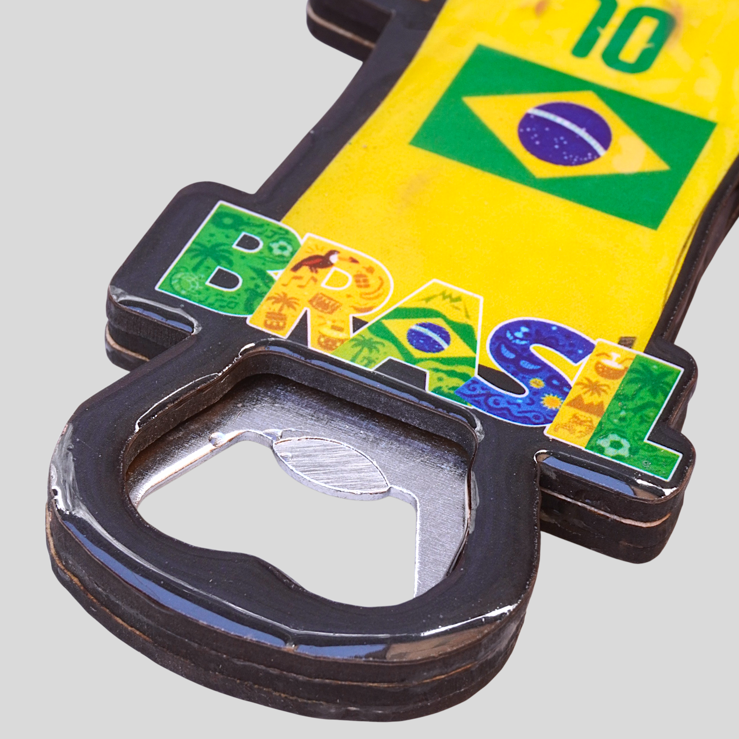 Destapador con Diseño de Equipo Brasileño