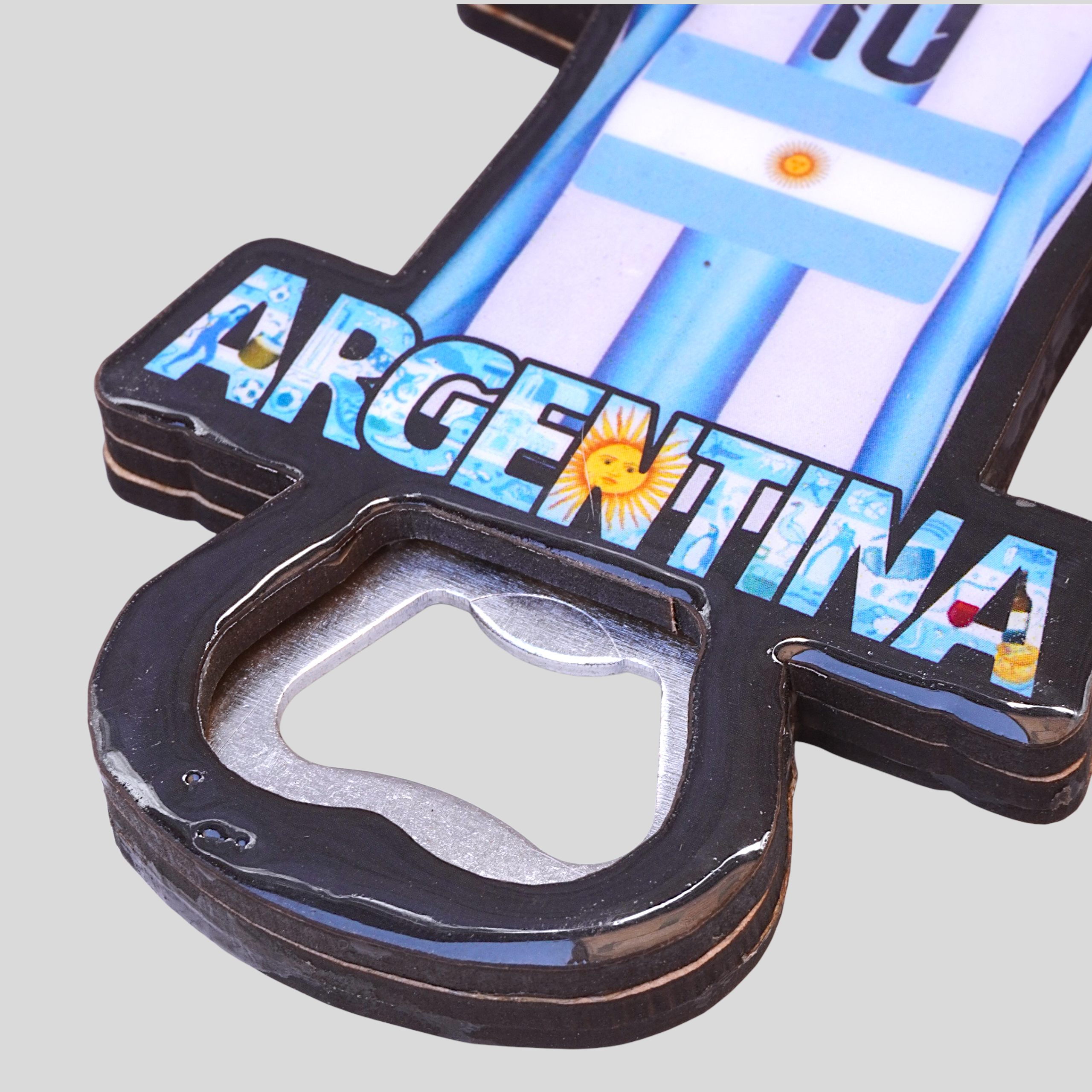 Destapador con Diseño de Equipo Argentino