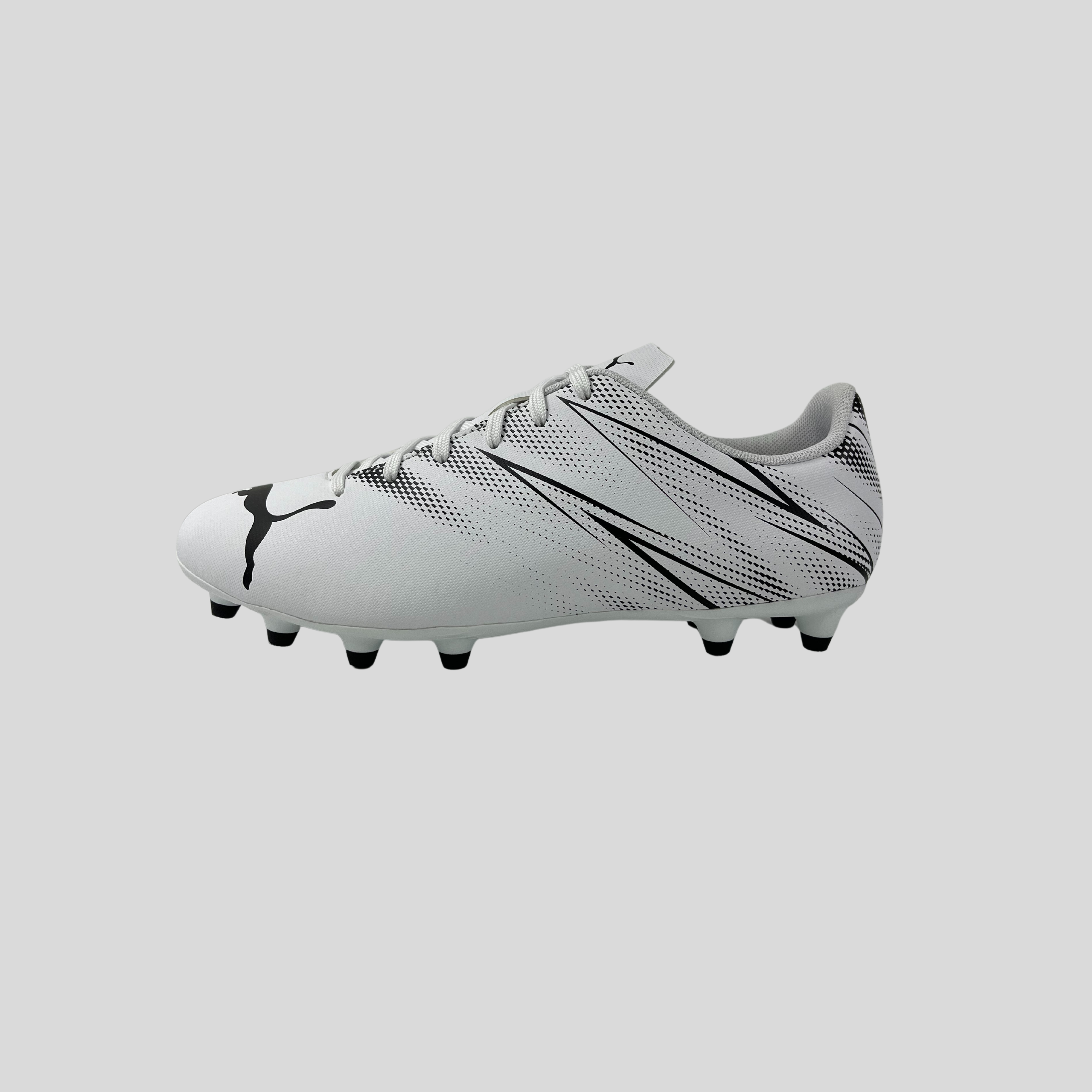 Tenis de Fútbol Puma Attacanto FG/AG Para Hombre