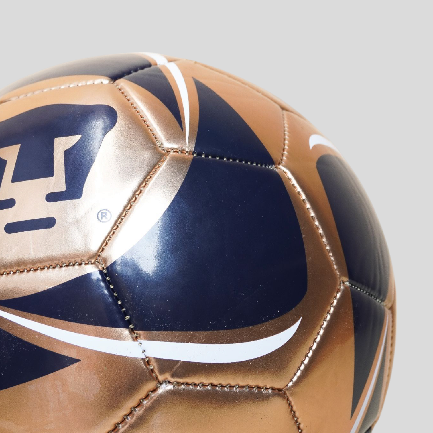 Balón Fútbol Club Pumas Tamaño 5 Cosido Licenciado Dorado Azul