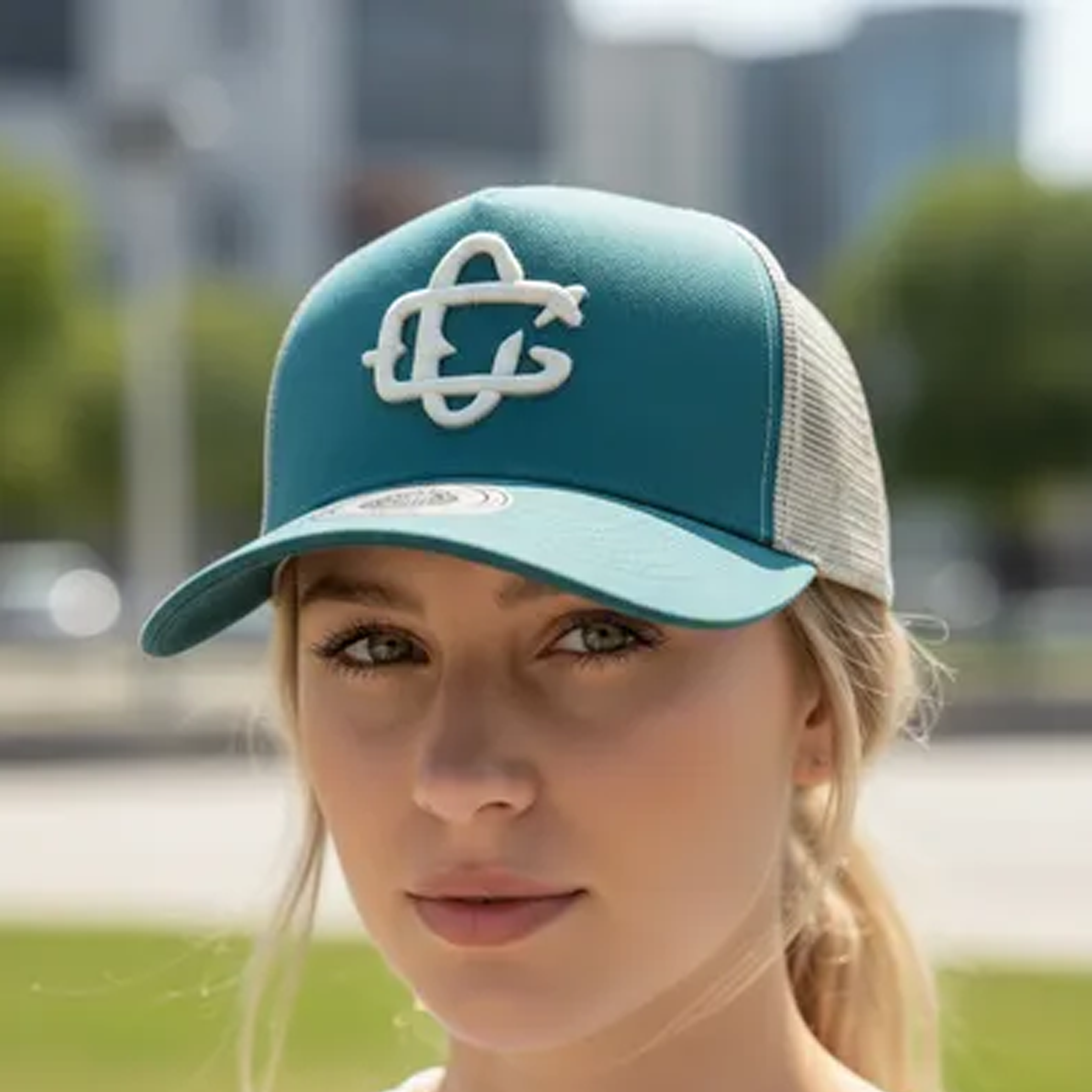 Gorra Chivas Club Unión de Colección con Logo Oficial y Ajuste Trasero