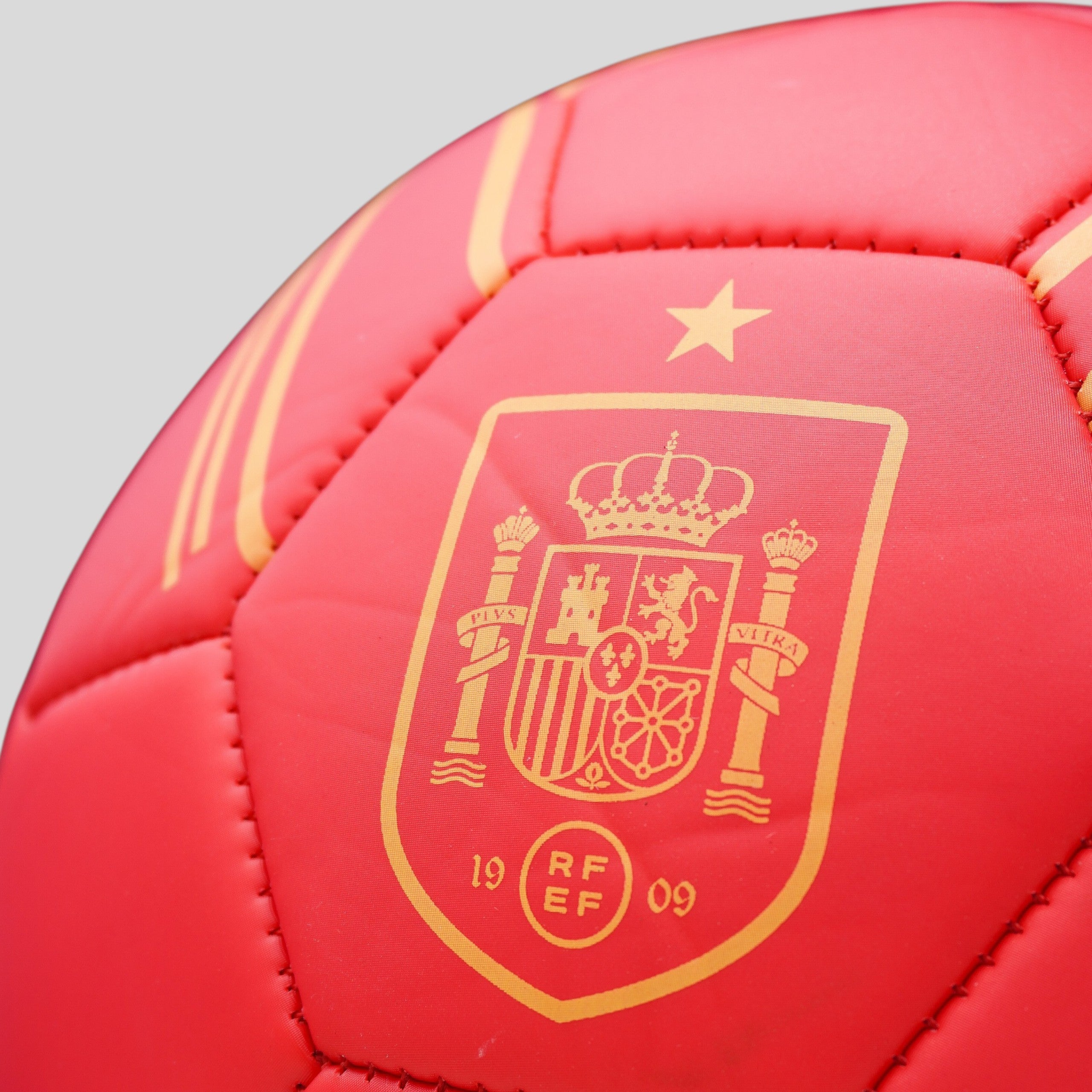 Balón Oficial Selección España Diseño Rojo y Amarillo, Resistente y de Alto Rendimiento para Juego (Copia)