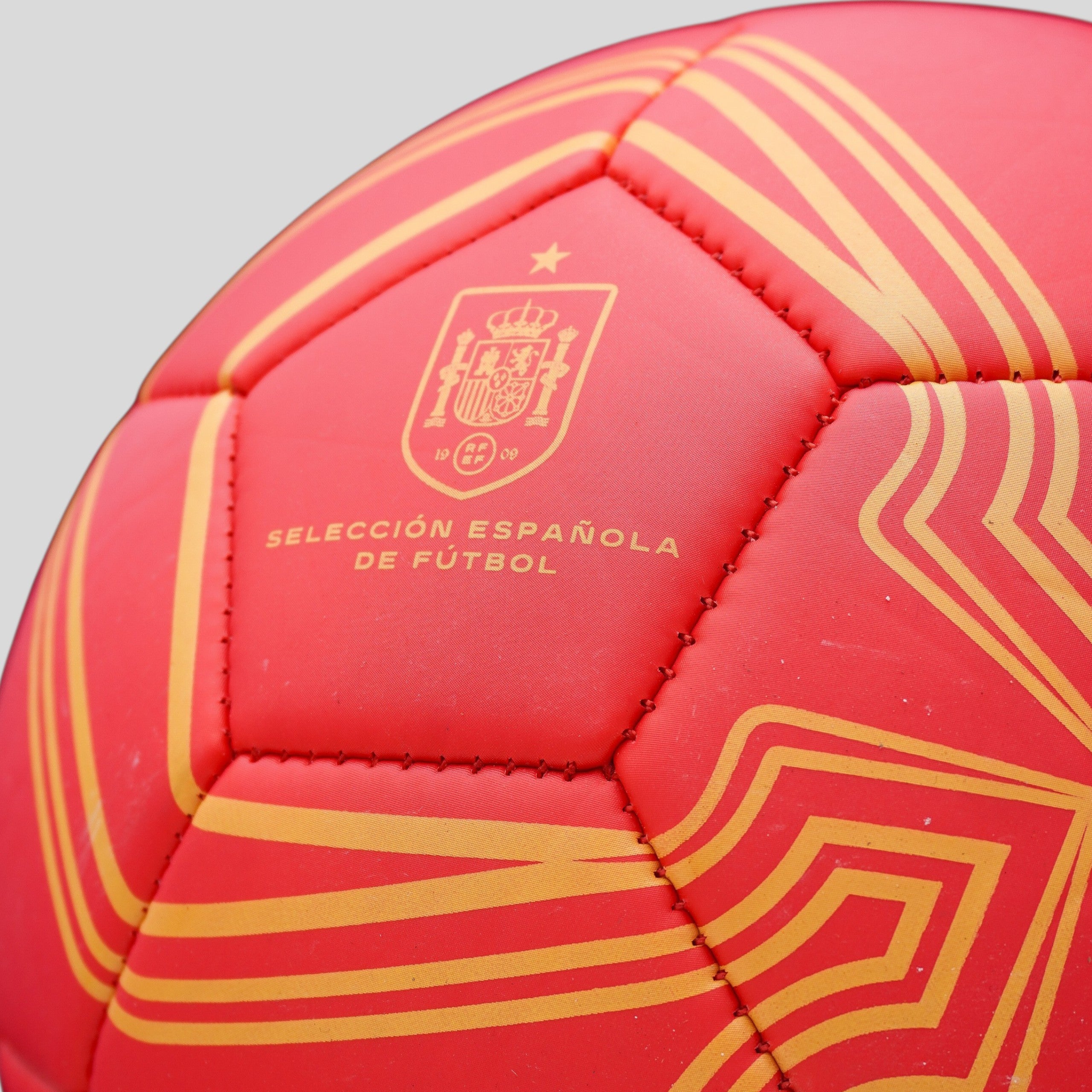 Balón Oficial Selección España Diseño Rojo y Amarillo, Resistente y de Alto Rendimiento para Juego (Copia)