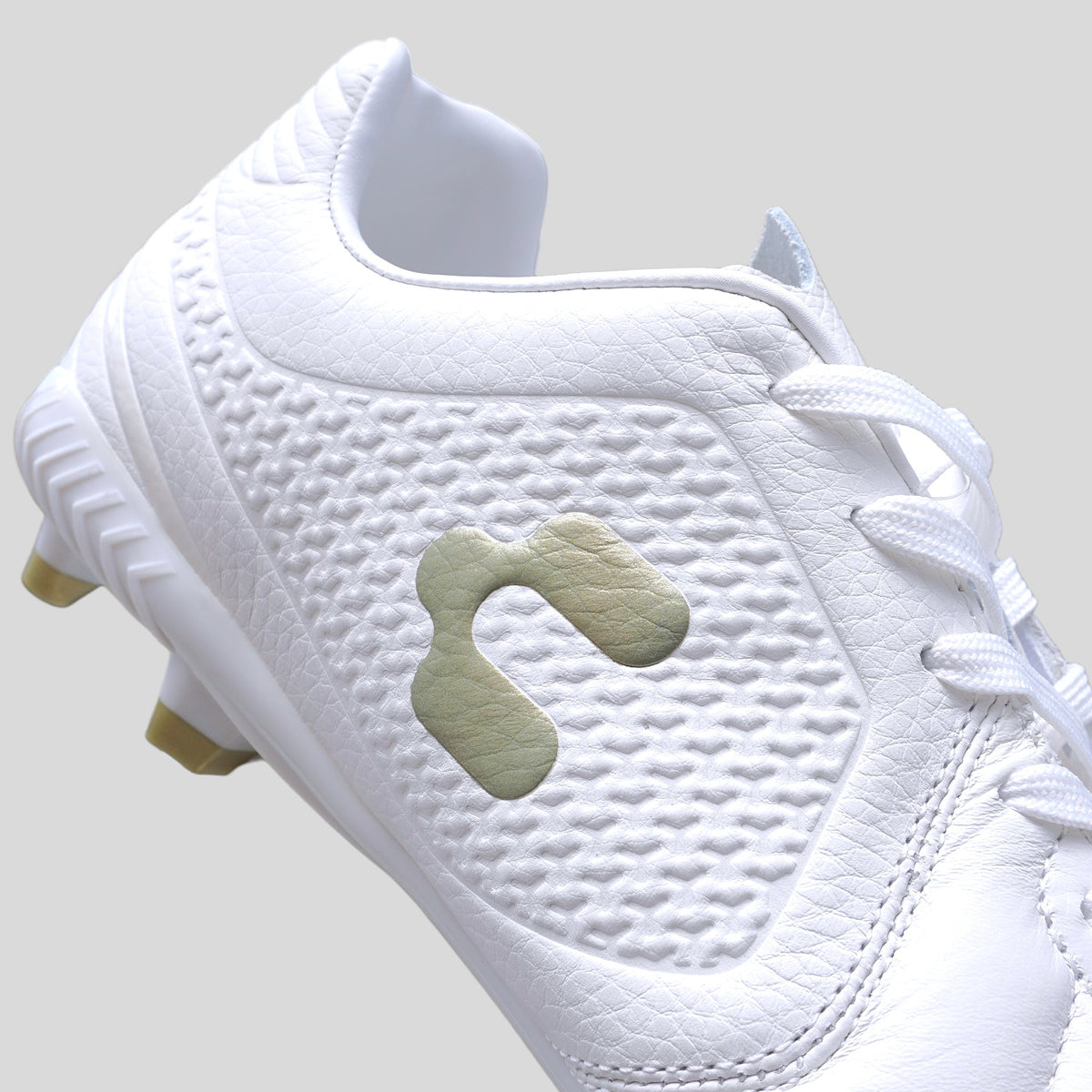 Tenis de Fútbol Charly Legendario LT FG 2.0 White Terreno Firme Para Adulto