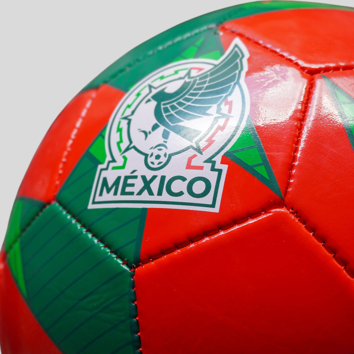 Balón Oficial Selección Mexicana Diseño Rojo con Verde, Resistente y de Alto Rendimiento para Juego