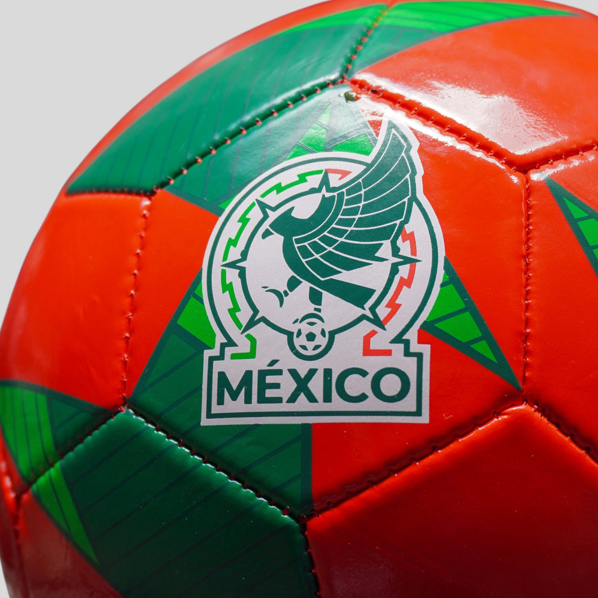 Balón Oficial Selección Mexicana Diseño Rojo con Verde, Resistente y de Alto Rendimiento para Juego