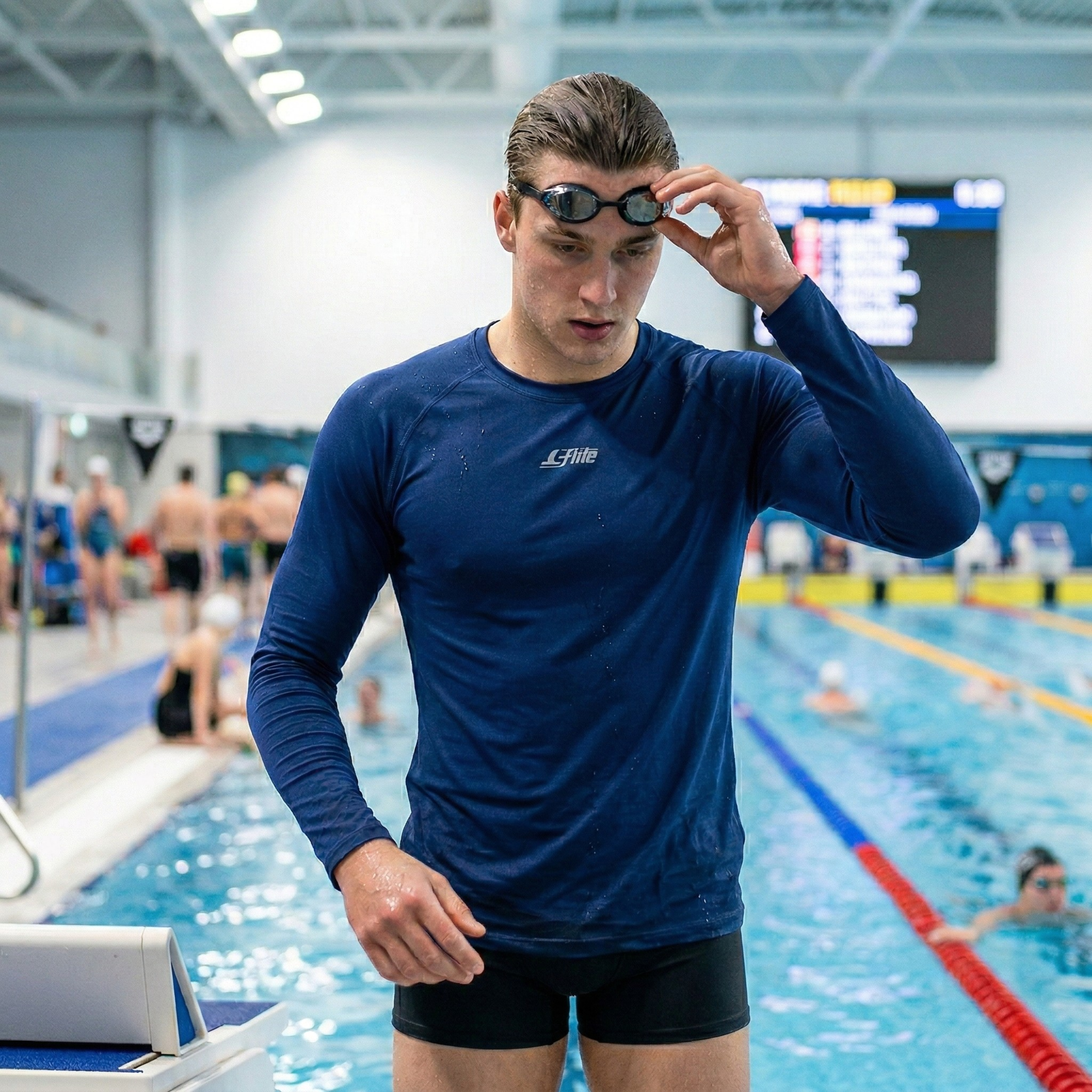 Camisa de Natación para Hombre, Corte Ajustado, Resistente al Cloro y con Protección UV